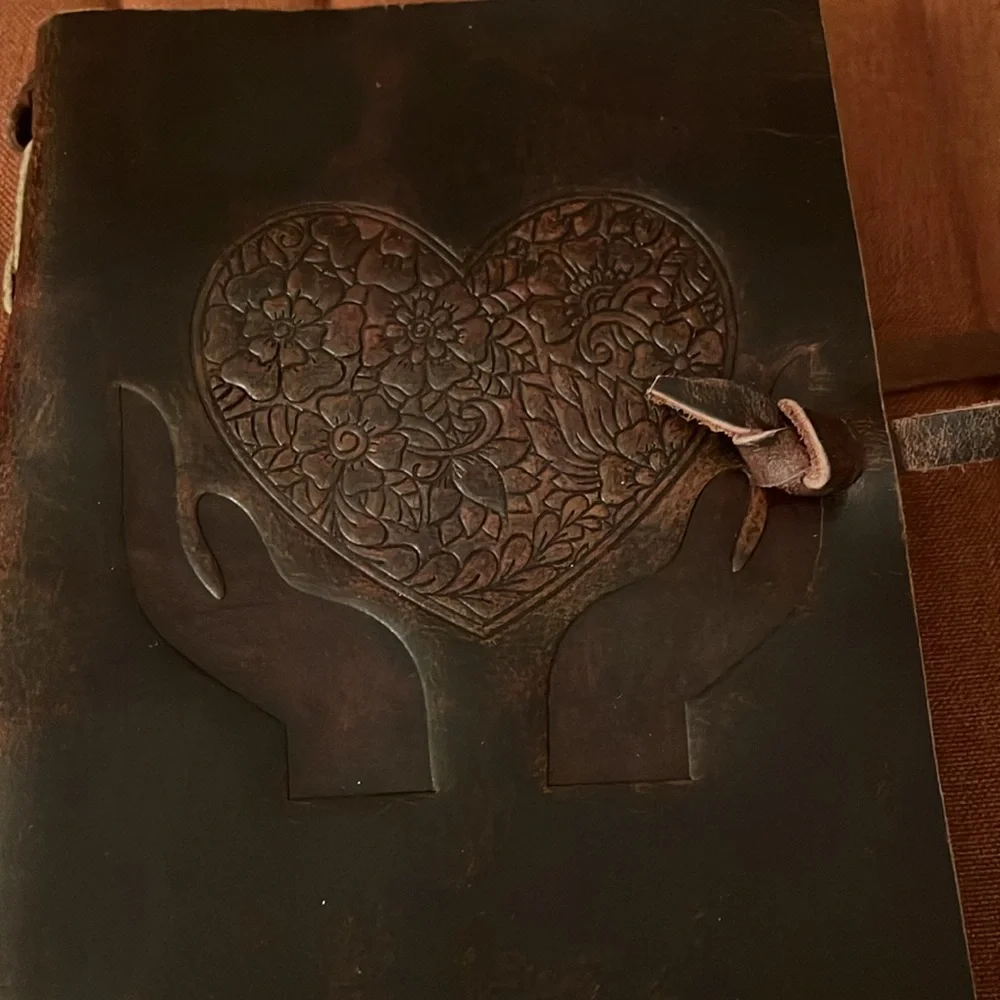 Leather bound parchment journal - Picture 3 of 4